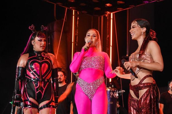 Gloria Groove LanÇa Clipe De Proibidona Com Anitta E Valesca Popozuda Onda Oeste 1003 Fm 9949