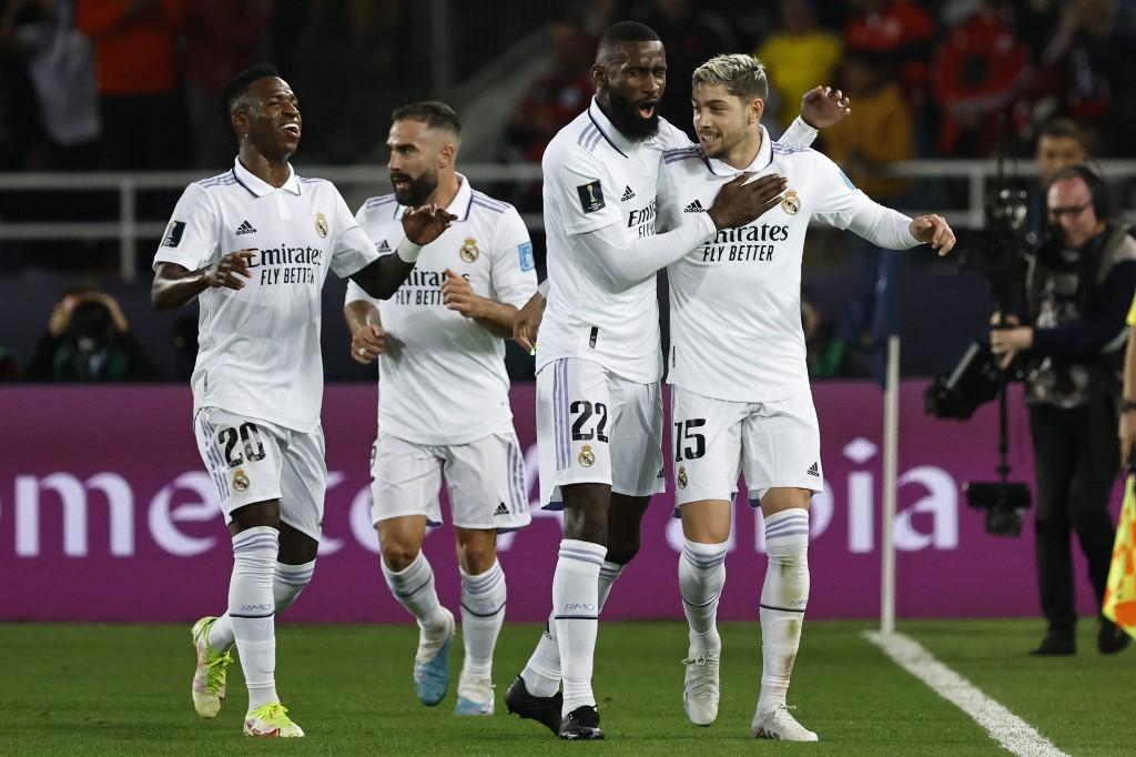 Real Madrid se sagra campeão mundial de clubes em jogo de oito gols